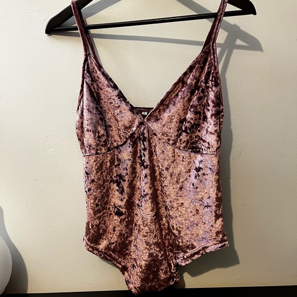 Velvet Pink Bodysuit Lingerie - Picture 4 of 4